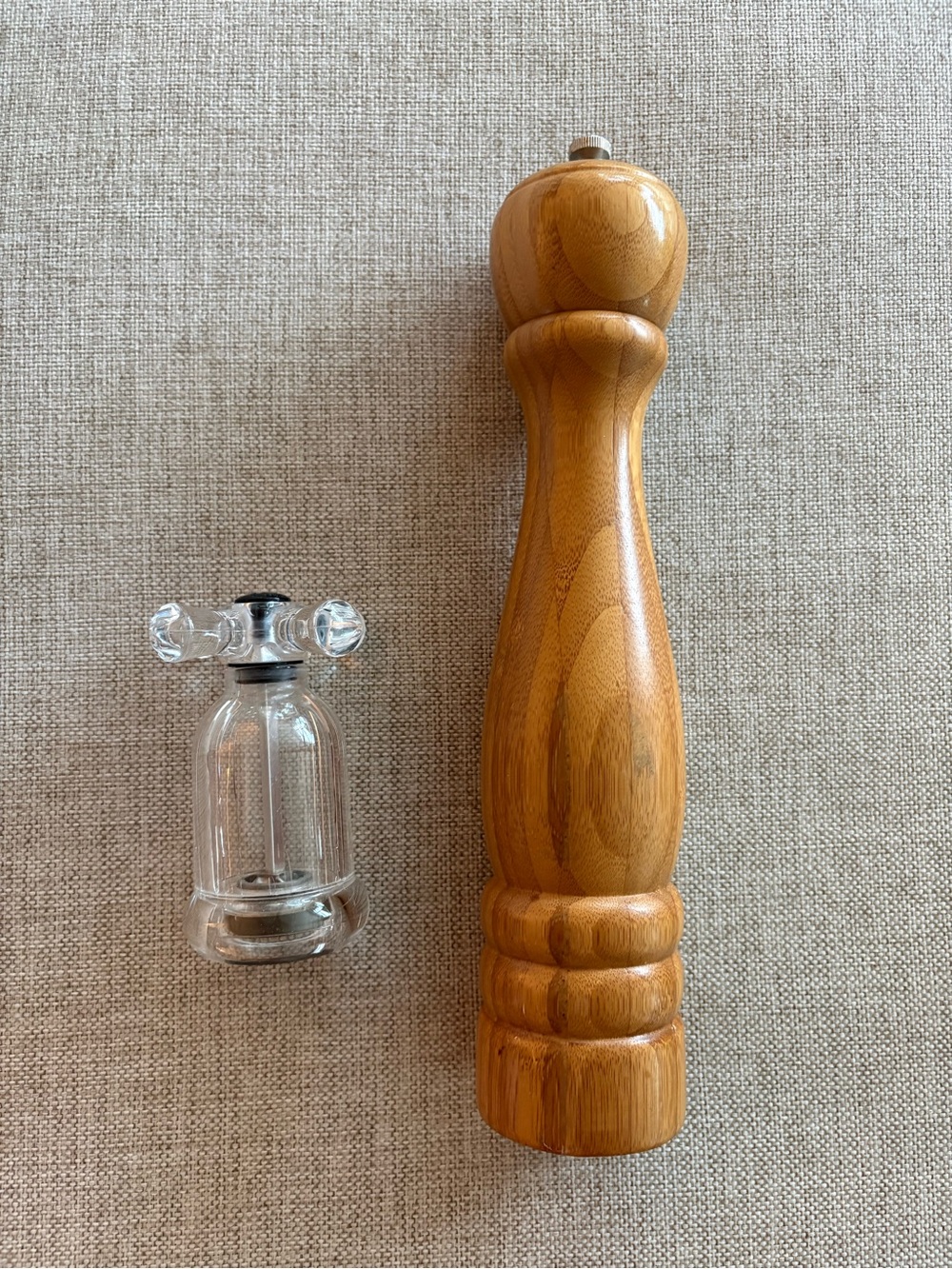 Vintage William Bounds Wood Pepper Mill & Cole Mason Acrylic Grinder Set
